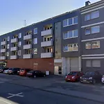 - Zen Haven Luxurious 3-room Japanese-themed With King-size Beds, Balcony, Bamboo Accents, Entertainment Galore & Private Parking - Near Airport & Train Station - * Duisburg