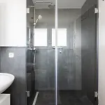 Apartment - Zen Haven Luxurious 3-room Japanese-themed With King-size Beds, Balcony, Bamboo Accents, Entertainment Galore & Private Parking - Near Airport & Train Station - Duisburg