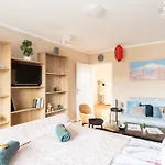 - Zen Haven Luxurious 3-room Japanese-themed With King-size Beds, Balcony, Bamboo Accents, Entertainment Galore & Private Parking - Near Airport & Train Station - Duisburg