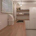 Apartment - Zen Haven Luxurious 3-room Japanese-themed With King-size Beds, Balcony, Bamboo Accents, Entertainment Galore & Private Parking - Near Airport & Train Station - *