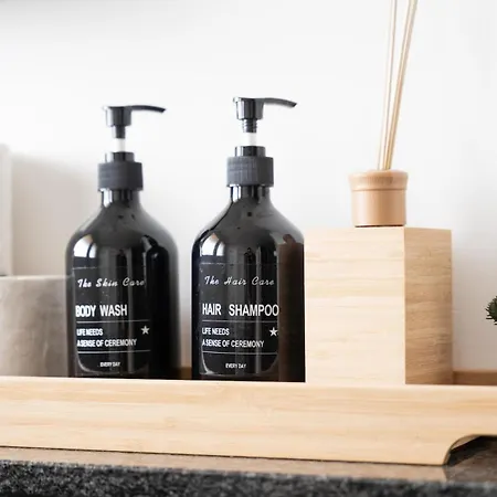 - Zen Haven Luxurious 3-room Japanese-themed With King-size Beds, Balcony, Bamboo Accents, Entertainment Galore & Private Parking - Near Airport & Train Station - Appartement Duisburg