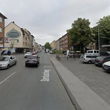 - Zen Haven Luxurious 3-room Japanese-themed With King-size Beds, Balcony, Bamboo Accents, Entertainment Galore & Private Parking - Near Airport & Train Station - Appartement *