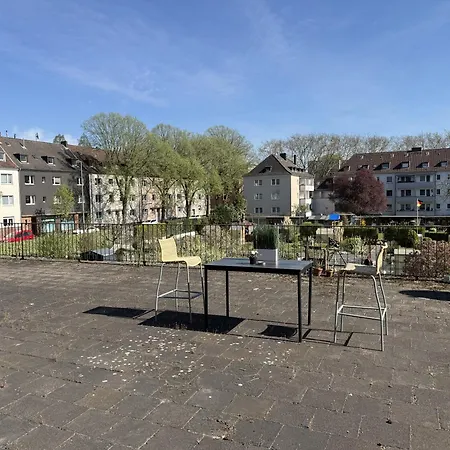 Апартаменты - Zen Haven Luxurious 3-room Japanese-themed With King-size Beds, Balcony, Bamboo Accents, Entertainment Galore & Private Parking - Near Airport & Train Station - Дуйсбург