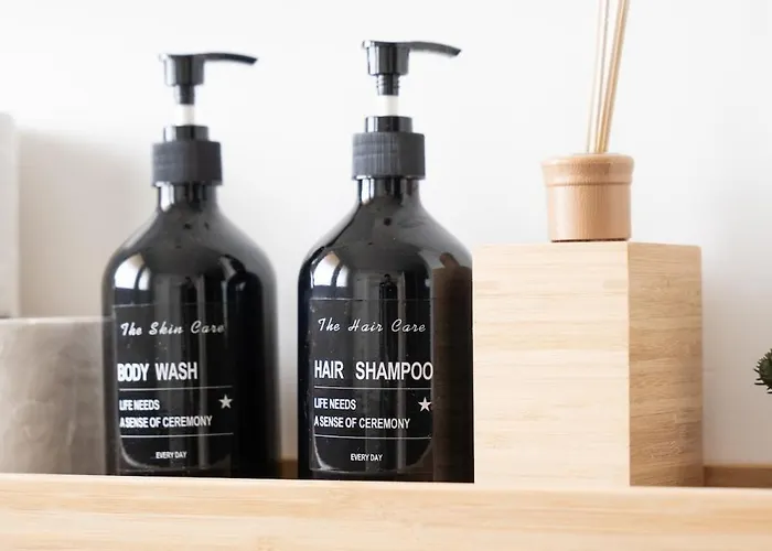 - Zen Haven Luxurious 3-room Japanese-themed With King-size Beds, Balcony, Bamboo Accents, Entertainment Galore & Private Parking - Near Airport & Train Station - Апартаменты Дуйсбург