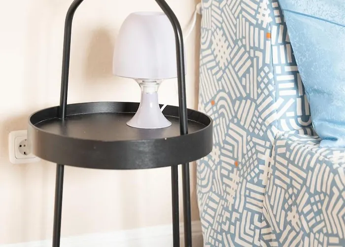 - Zen Haven Luxurious 3-room Japanese-themed With King-size Beds, Balcony, Bamboo Accents, Entertainment Galore & Private Parking - Near Airport & Train Station - Дуйсбург