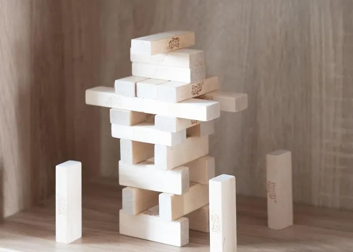 Apartment - Zen Haven Luxurious 3-room Japanese-themed With King-size Beds, Balcony, Bamboo Accents, Entertainment Galore & Private Parking - Near Airport & Train Station - Duisburg