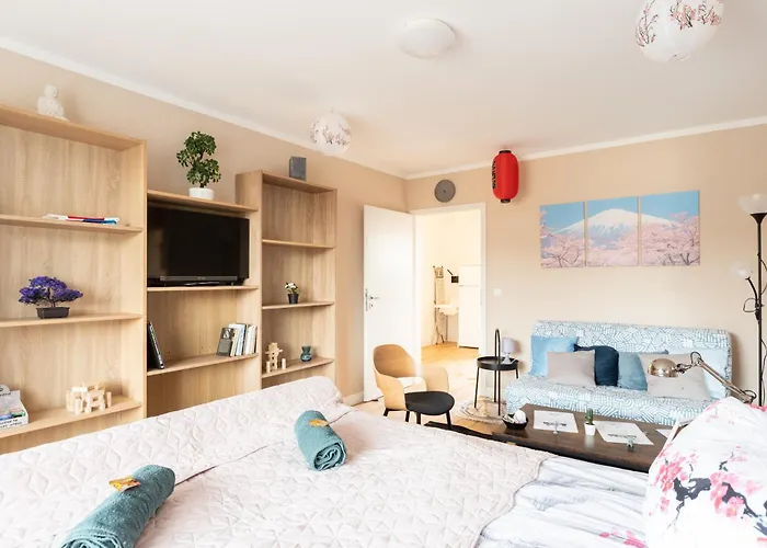 - Zen Haven Luxurious 3-room Japanese-themed With King-size Beds, Balcony, Bamboo Accents, Entertainment Galore & Private Parking - Near Airport & Train Station - Дуйсбург