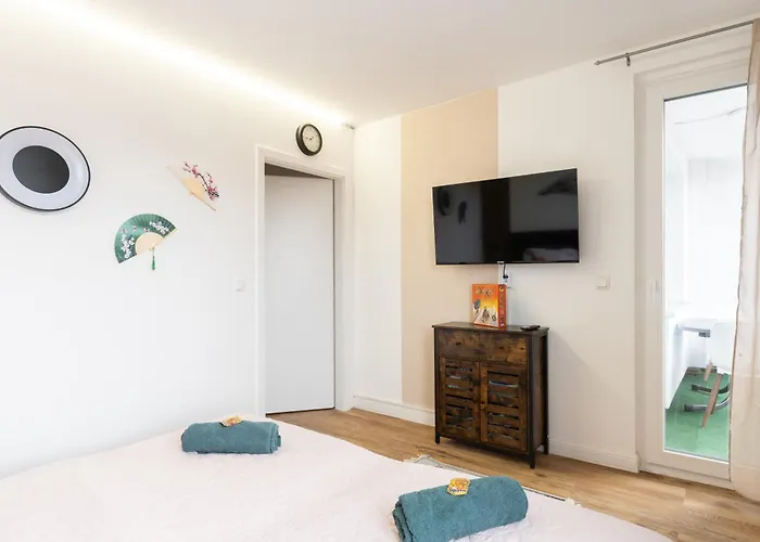 Апартаменты - Zen Haven Luxurious 3-room Japanese-themed With King-size Beds, Balcony, Bamboo Accents, Entertainment Galore & Private Parking - Near Airport & Train Station - Дуйсбург